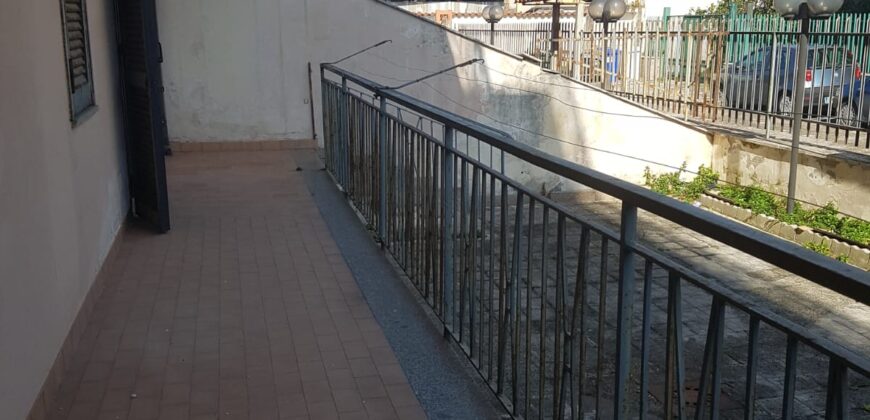 APPARTAMENTO 100mq CON GIARDINO Varcaturo-Viale Pini Nord R35969