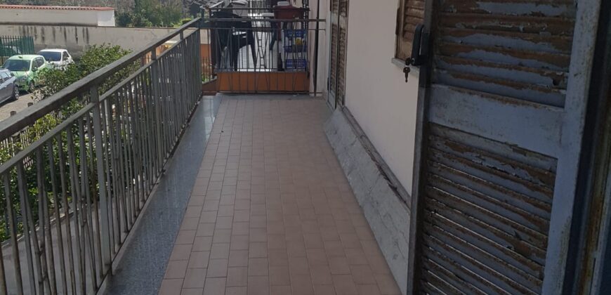 APPARTAMENTO 100mq CON GIARDINO Varcaturo-Viale Pini Nord R35969