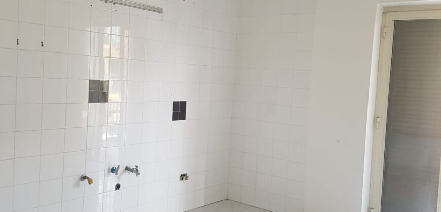 APPARTAMENTO 100mq CON GIARDINO Varcaturo-Viale Pini Nord R35969