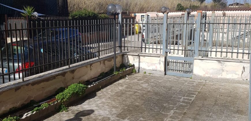 APPARTAMENTO 100mq CON GIARDINO Varcaturo-Viale Pini Nord R35969