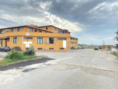 STRUTTURA TURISTICA-RICETTIVA Varcaturo R37711