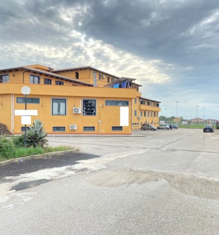STRUTTURA TURISTICA-RICETTIVA Varcaturo R37711