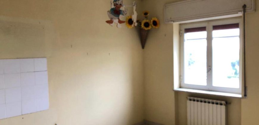 VILLA SINGOLA SU 3 LIVELLI+GARAGE IN PARCO  Giugliano-Via San Francesco a Patria R25109