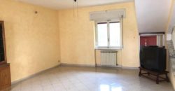 VILLA SINGOLA SU 3 LIVELLI+GARAGE IN PARCO  Giugliano-Via San Francesco a Patria R25109