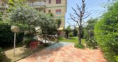 AMPIO APPARTAMENTO CON GIARDINO E DEPENDANCE IN PARCO Villaricca R37865