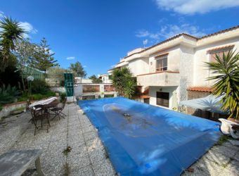 VILLA DA RISTRUTTURARE CON PISCINA IN PARCO Licola Parco Verde R37816