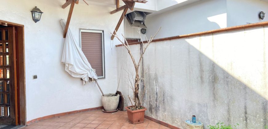VILLA DA RISTRUTTURARE CON PISCINA IN PARCO Licola Parco Verde R37816