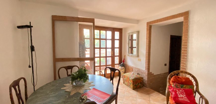 VILLA DA RISTRUTTURARE CON PISCINA IN PARCO Licola Parco Verde R37816