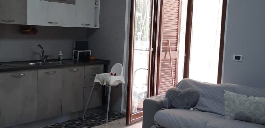 APPARTAMENTO 110mq CON TERRAZZO Villaggio Coppola-Viale Modena Rif 37880