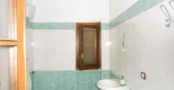 STABILE CON APPARTAMENTI E CAPANNONI Giugliano-Ponte Riccio R37955