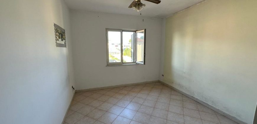 VILLA 2 LIVELLI+TAVERNA Varcaturo Centro-Via Ripuaria R38022