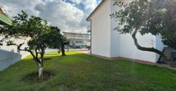 VILLA CON AMPIO GIARDINO IN PARCO Lago Patria R37997