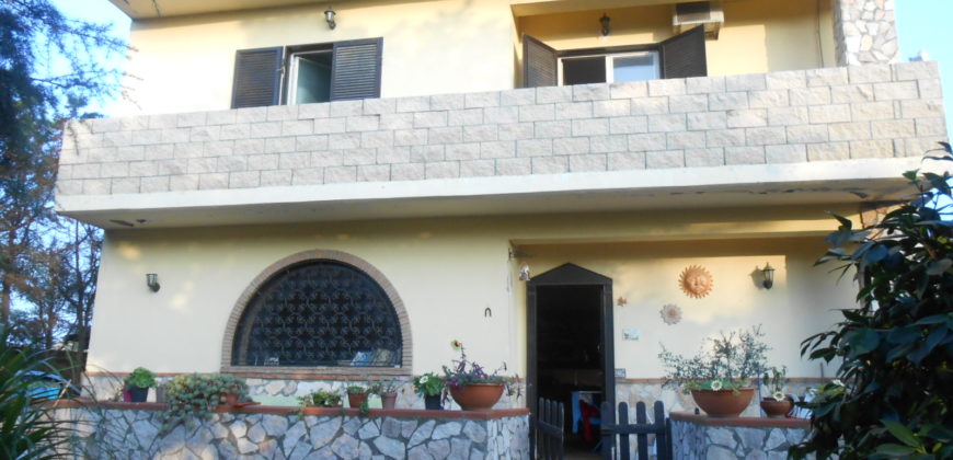 VILLA SINGOLA 3 LIVELLI VARCATURO VIA RIPUARIA R34561