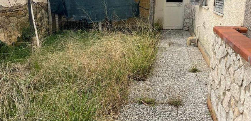 VILLA SINGOLA CON AMPIO GIARDINO VARCATURO VIALE DEI PINI R38030