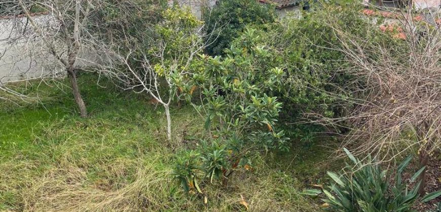 VILLA SINGOLA CON AMPIO GIARDINO VARCATURO VIALE DEI PINI R38030
