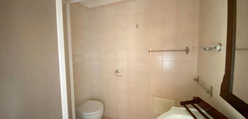 VILLA SINGOLA SU 2 LIVELLI + GARAGE IN PARCO VARCATURO R38003