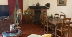 VILLA SINGOLA CON AMPIO GIARDINO VARCATURO VIALE DEI PINI R38030