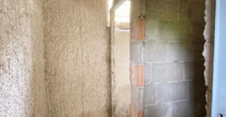 VILLA SINGOLA SU 2 LIVELLI + GARAGE IN PARCO VARCATURO R38003