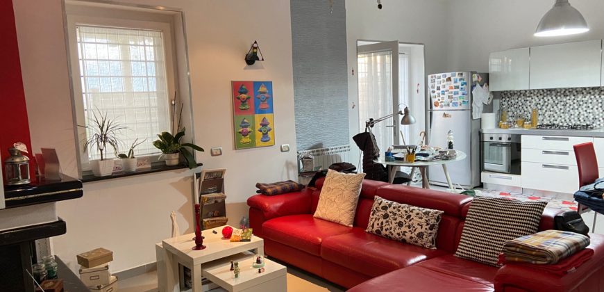 APPARTAMENTO 130MQ CON GIARDINO IN PARCO PRIVATO LAGO PATRIA R38038