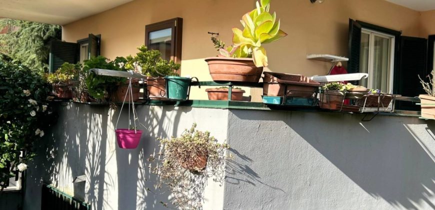 VILLA SINGOLA IN PARCO Varcaturo-Zona Centrale R38041