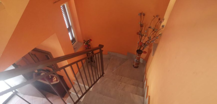 VILLA CON AMPIO GIARDINO IN PARCO Varcaturo-Via Domitiana R36443