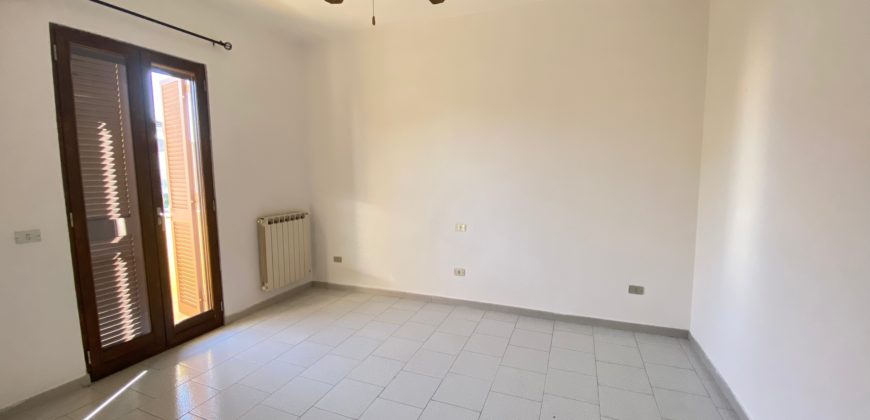 VILLA SU 3 LIVELLI+GARAGE IN PARCO LAGO PATRIA-Via Lago Patria R38044