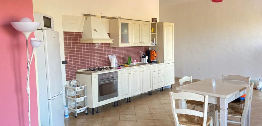 APPARTAMENTO 90mq IN UNA TRAVERSA DI VIA DOMITIANA-VILLAGGIO COPPOLA  R37637