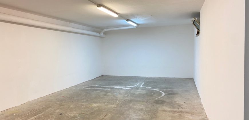 DEPOSITO 200mq LAGO PATRIA-VIA STAFFETTA R38040