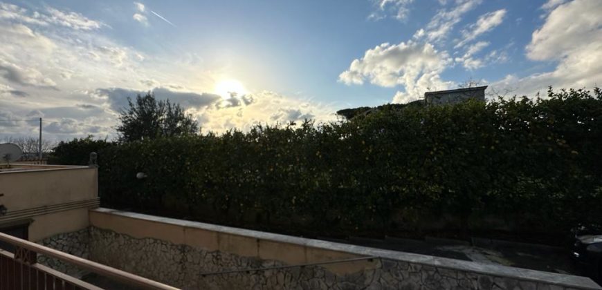 APPARTAMENTO 80MQ CON TERRAZZO Varcaturo-Via Carrafiello R38061
