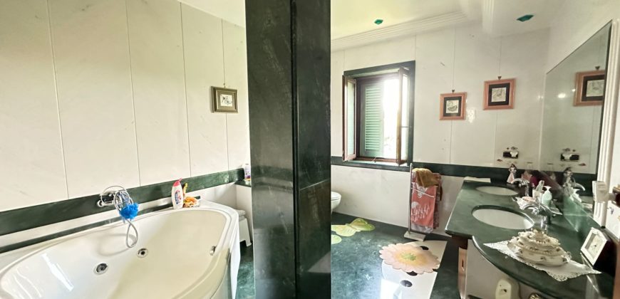 VILLA SINGOLA MONOLIVELLO CON AMPIO GIARDINO Varcaturo Centro R38067