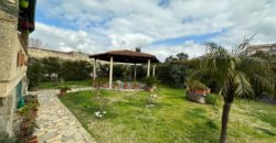 VILLA SINGOLA MONOLIVELLO CON AMPIO GIARDINO Varcaturo Centro R38067