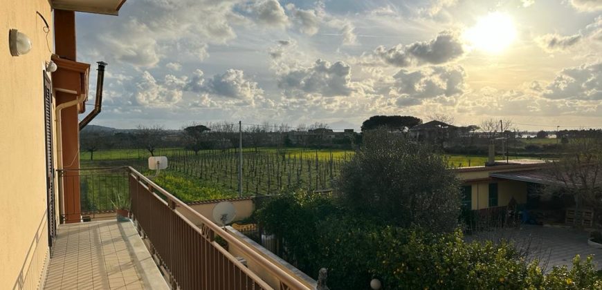 STABILE DI 4 APPARTAMENTI Varcaturo-Via Carrafiello R28212