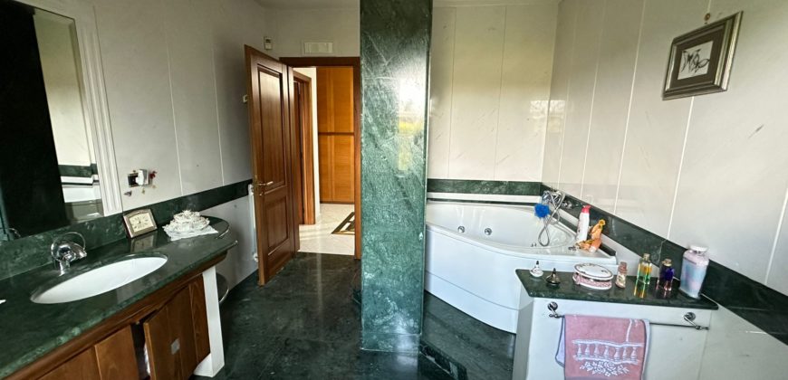 VILLA SINGOLA MONOLIVELLO CON AMPIO GIARDINO Varcaturo Centro R38067