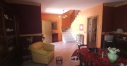 VILLA CON AMPIO GIARDINO IN PARCO Varcaturo-Via Domitiana R36443