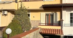 VILLA A SCHIERA IN PARCO Giugliano-Nuovo Corso Campano R38032