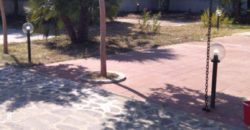 VILLA MONO-LIVELLO CON AMPIO SPAZIO ESTERNO IN PARCO LAGO PATRIA R37565