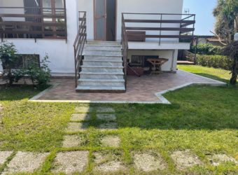 VILLA 2 LIVELLI+TAVERNA VARCATURO CENTRO R38117
