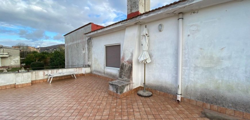 VILLA X2 FAMIGLIE CON 1000MQ DI GIARDINO IN PARCO MONTERUSCIELLO R38091
