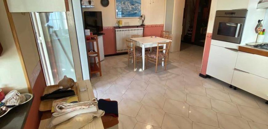 VILLA MONO-LIVELLO DA RISTRUTTURARE VILLAGGIO COPPOLA R38123