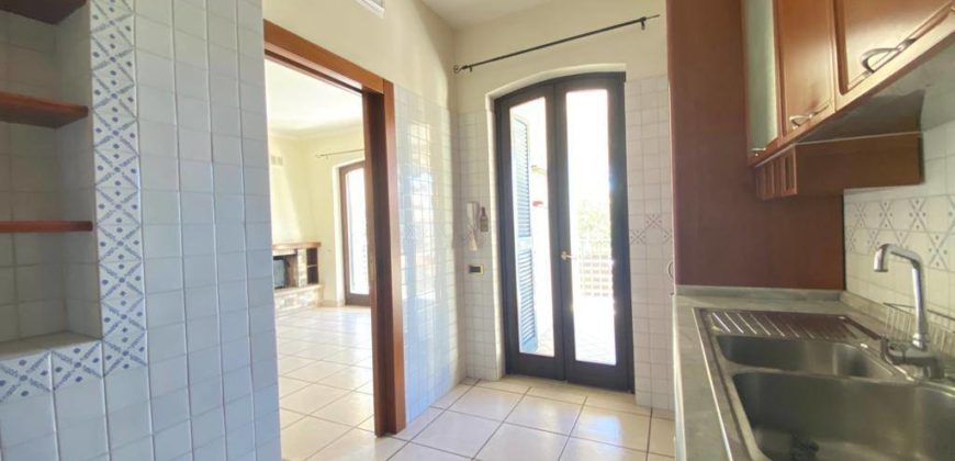 VILLA 2 LIVELLI+TAVERNA LICOLA  VIA GROTTA DELL’OLMO R38141