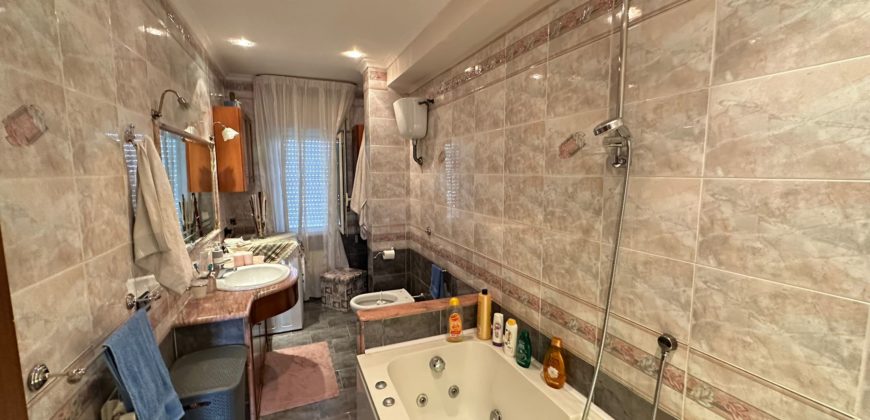 APPARTAMENTO CON TRIPLO BOX AUTO Giugliano-Casacelle R38163