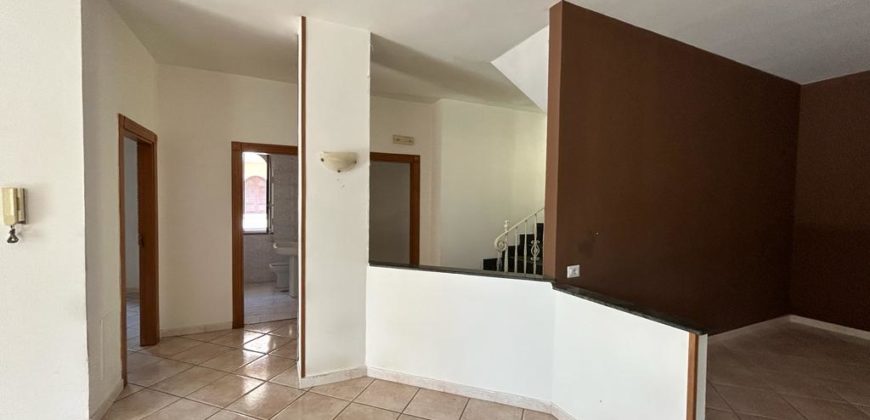 VILLA SINGOLA 2 LIVELLI+GARAGE Licola-Zona Impero