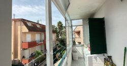 VILLA CON PISCINA IN PARCO Varcaturo-Tangenziale