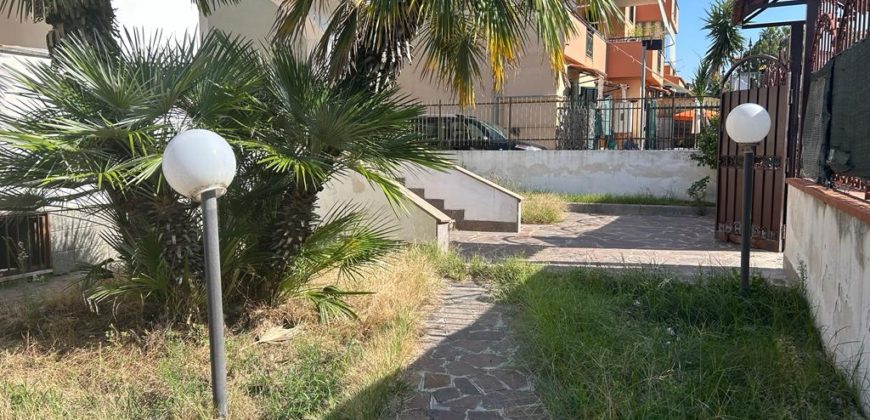 VILLA SINGOLA 2 LIVELLI+GARAGE Licola-Zona Impero