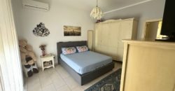 VILLA SINGOLA CON AMPIO GIARDINO Lago Patria Centro