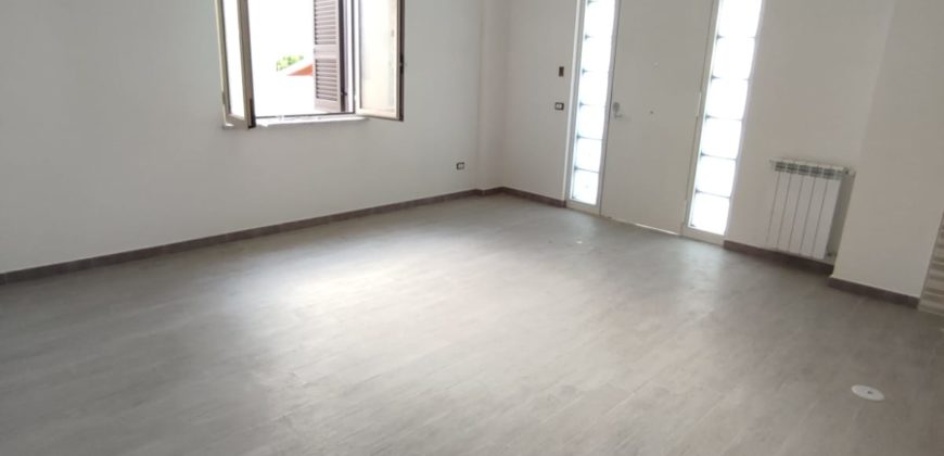 APPARTAMENTO RISTRUTTURATO 1°PIANO Varcaturo-Via Carrafiello