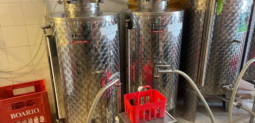 CESSIONE ATTIVITA’ COMMERCIALE ENOTECA Lago Patria-Via Staffetta