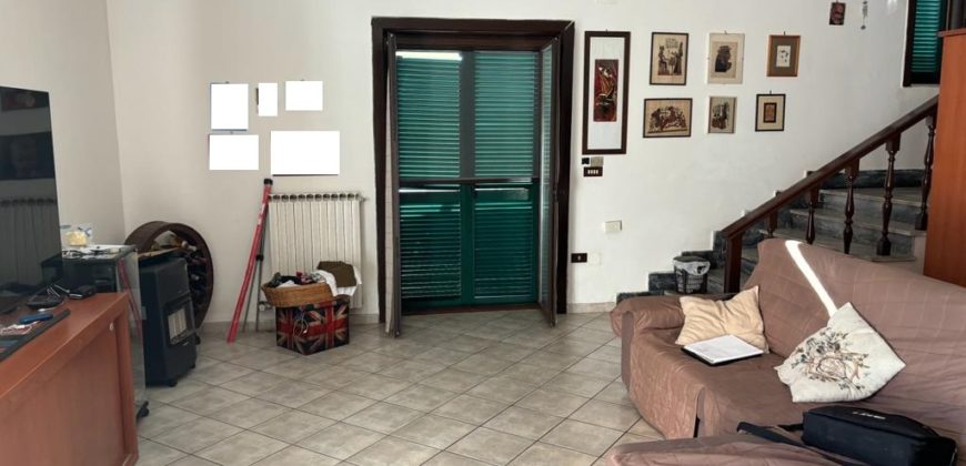 VILLA SINGOLA 2 LIVELLI Lago Patria Zona Centrale