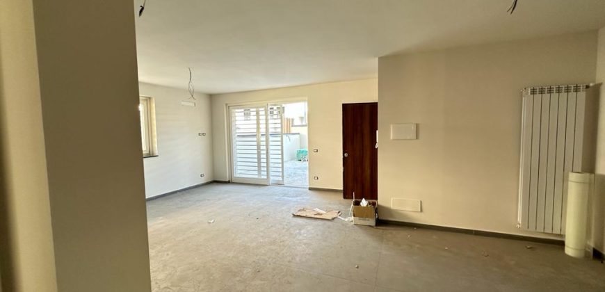 NUOVA COSTRUZIONE APPARTAMENTO CON GIARDINO E PISCINA Carinaro-Gricignano