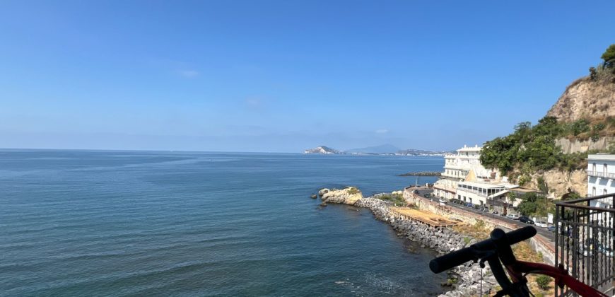 APPARTAMENTO PANORAMICO Pozzuoli-Via Napoli